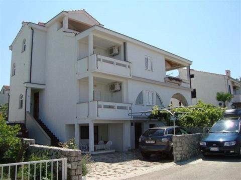 Apartments Biserka Punat Bagian luar foto